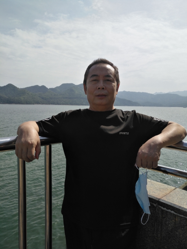 重振雄风的第四张照片--内蒙古中老年相亲网