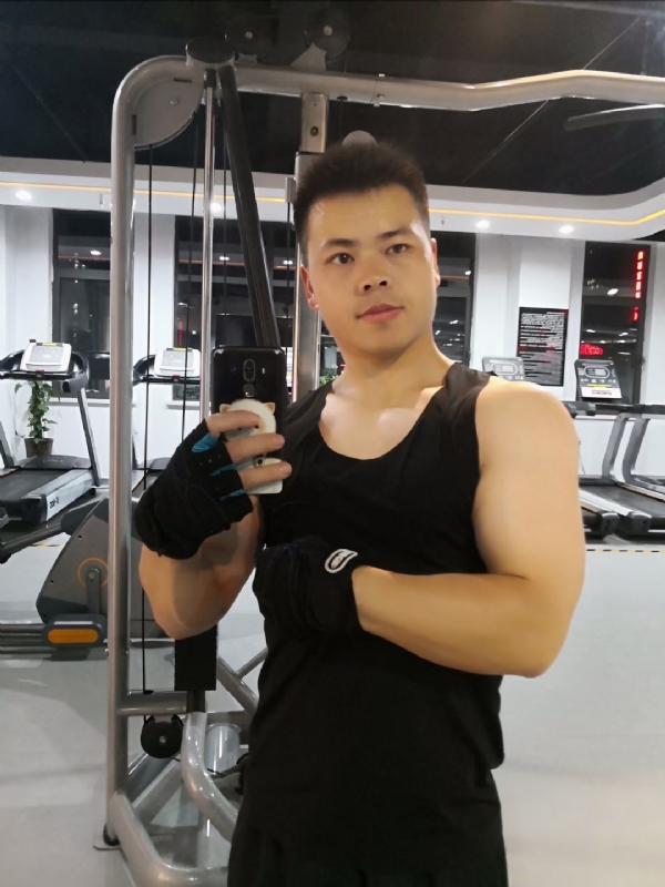 范迪塞尔的第二张照片--内蒙古中老年相亲网